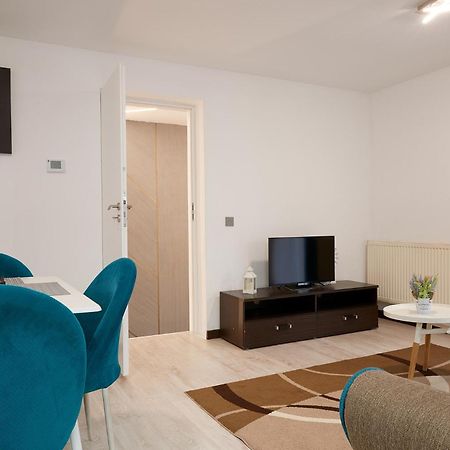 Giovi Central Apartment คลูจ-นาโปกา ภายนอก รูปภาพ