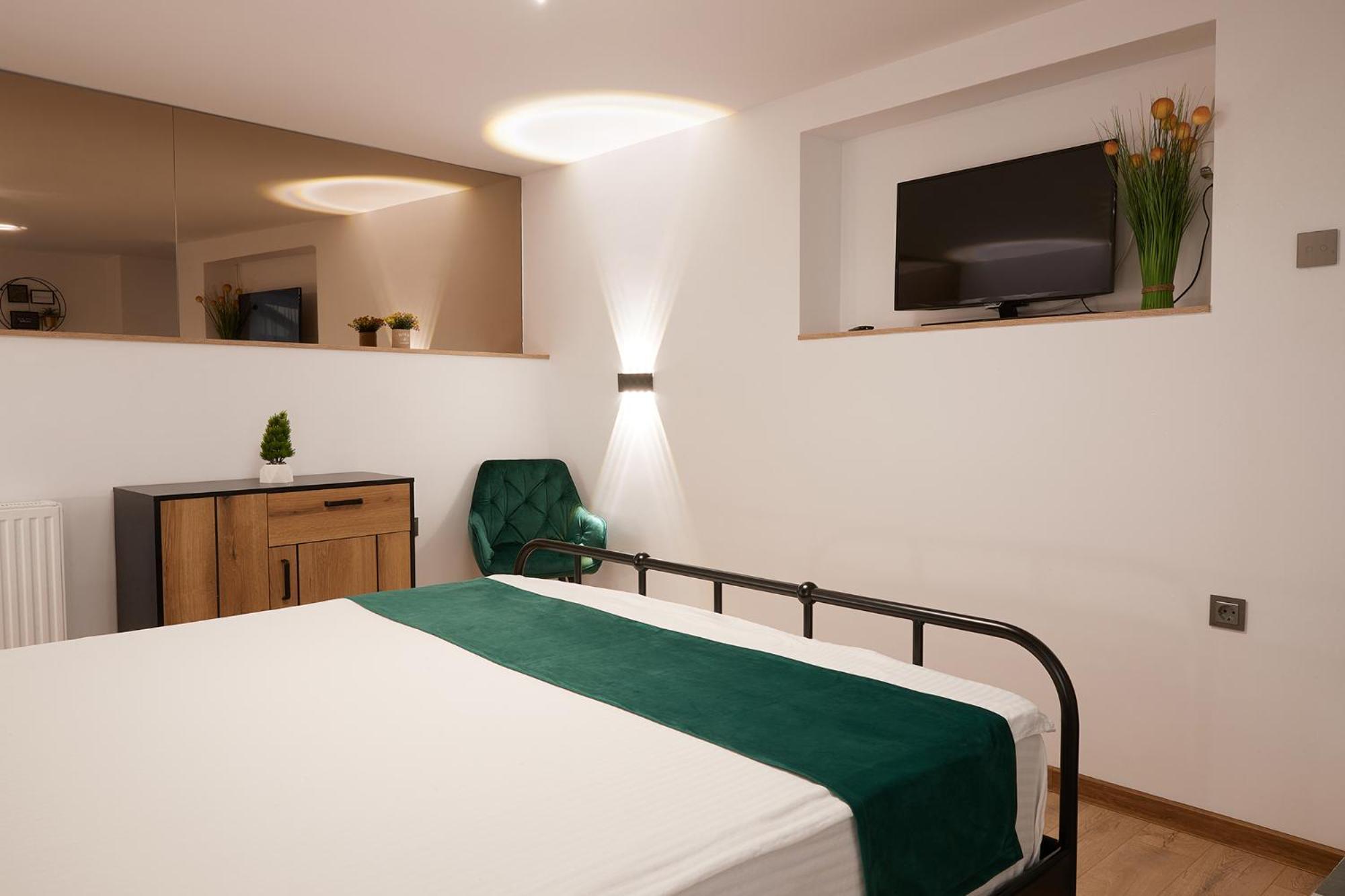 Giovi Central Apartment คลูจ-นาโปกา ภายนอก รูปภาพ