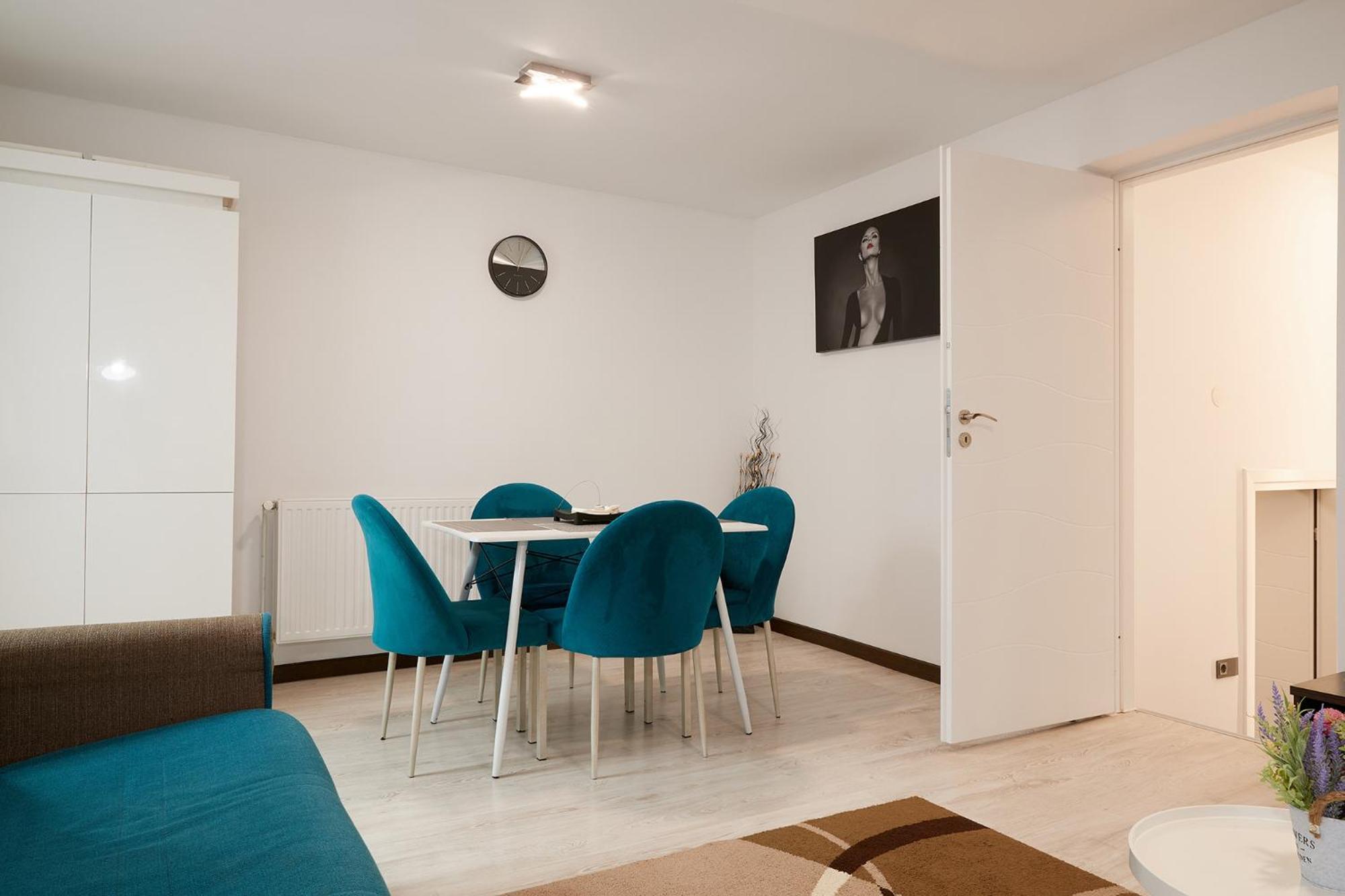 Giovi Central Apartment คลูจ-นาโปกา ภายนอก รูปภาพ